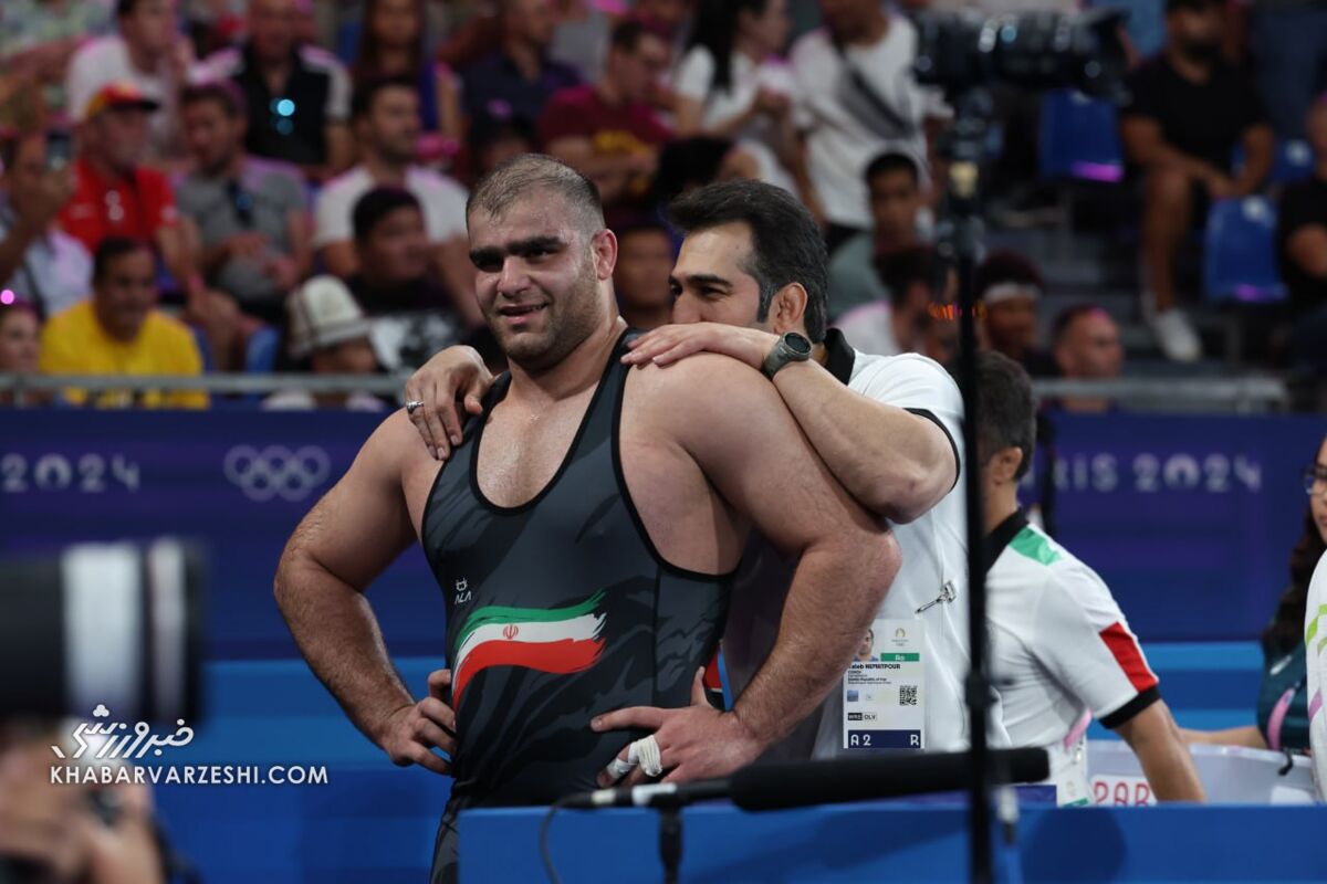 اولین چراغ المپیک برای ایران روشن شد؛ میرزازاده برنز گرفت/ کشتی‌گیر ایرانی به کشتی‌گیر ایرانی باخت!