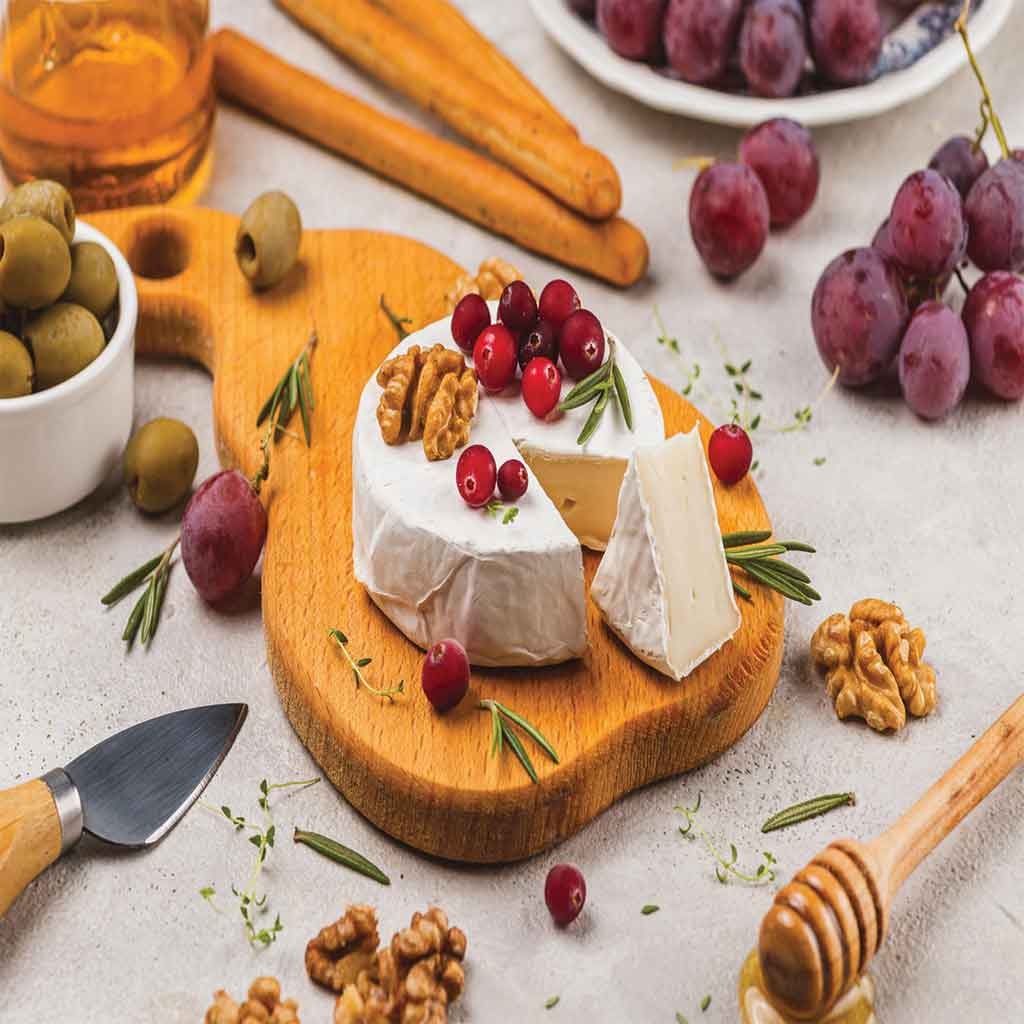خوشمزه‌ترین پنیرهای جهان؛ سفری لذیذ به دنیای طعم‌ها 🧀