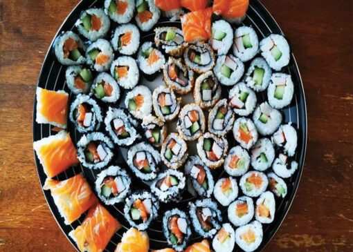 طرز تهیه سوشی خانگی؛ آموزش قدم‌به‌قدم تهیه محبوب‌ترین غذای ژاپنی