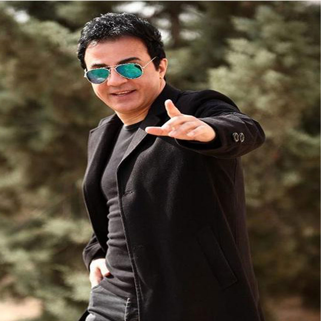 غم بزرگ برای عمو پورنگ؛ مادر داریوش فرضیایی چشم از جهان فروبست